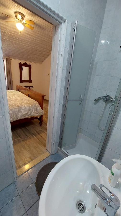 Apartman Kristina And Free Parking 말리로시니 외부 사진